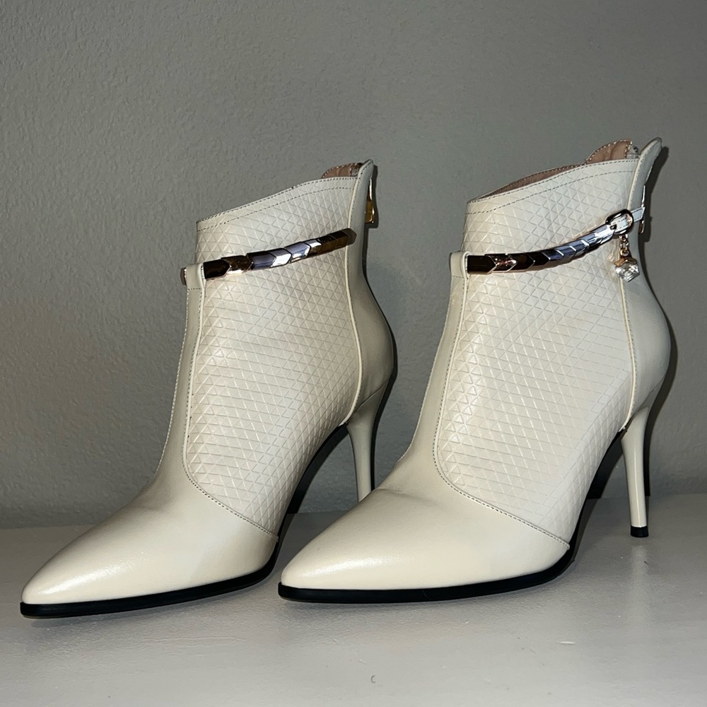 Cream Modini Heeled Boots